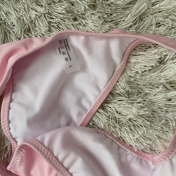 Pink bikini - Picture 4 of 5